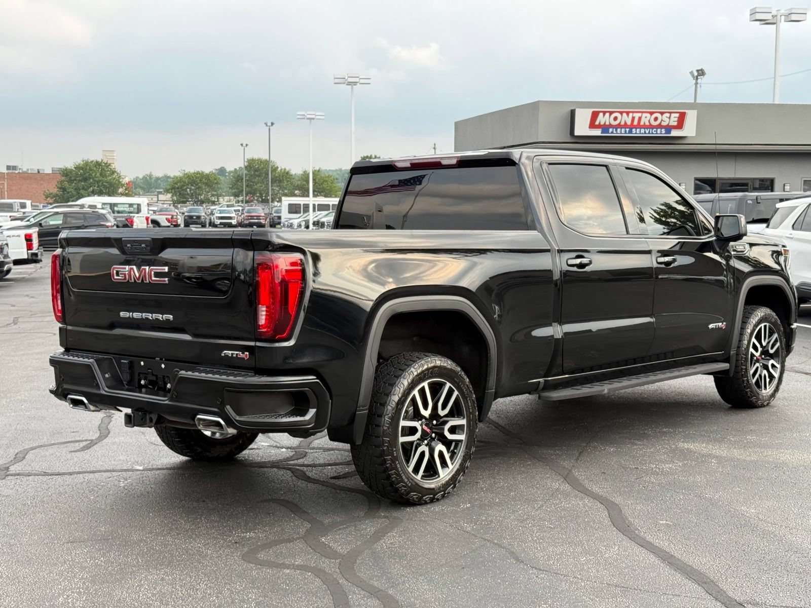 Used 2023 GMC Sierra 1500 AT4 AWD/4WD image 4