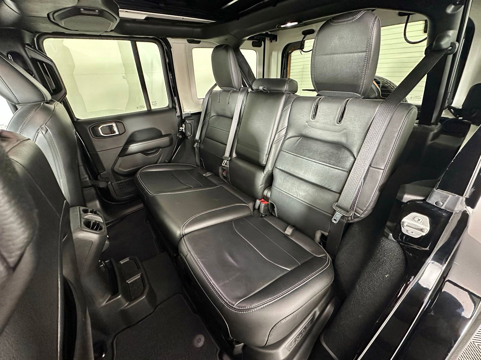 Used 2022 Jeep Wrangler Unlimited Sahara 4xe w/ Cold Weather Group image 32