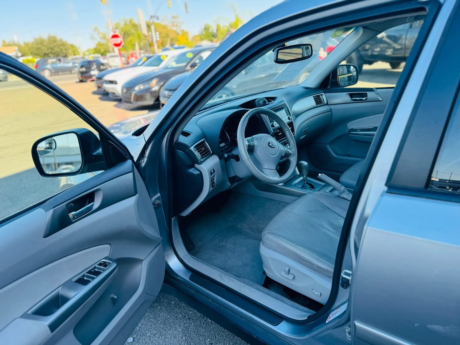 Used 2010 Subaru Forester 2.5X Limited AWD/4WD image 9