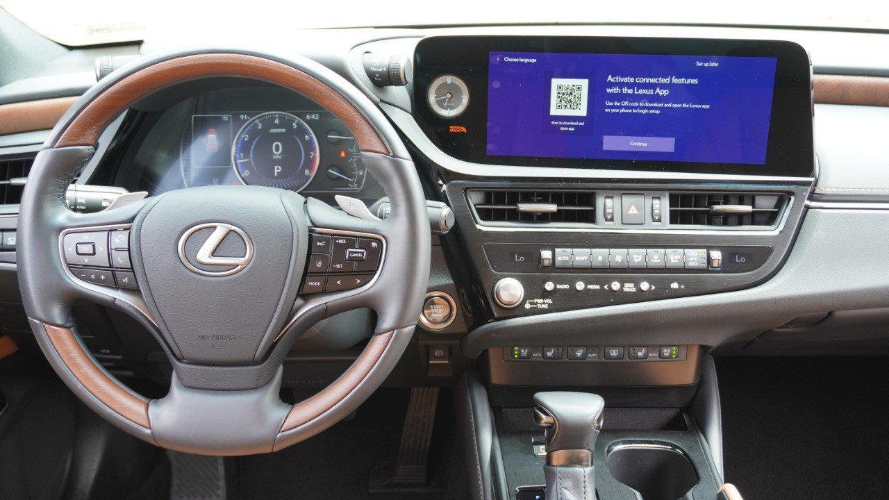 Certified 2024 Lexus ES 350 Ultra Luxury w/ Accessory Package (Z2) FWD image 29