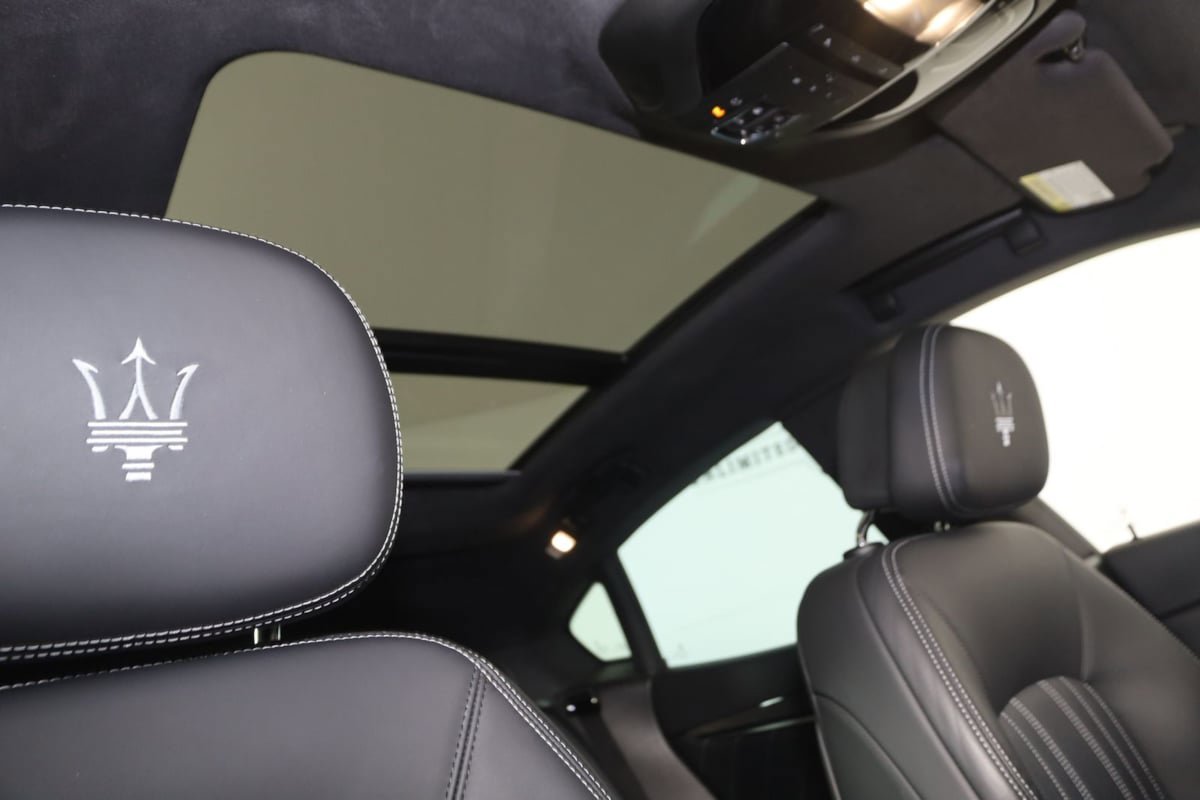 Used 2022 Maserati Levante Modena AWD/4WD image 11