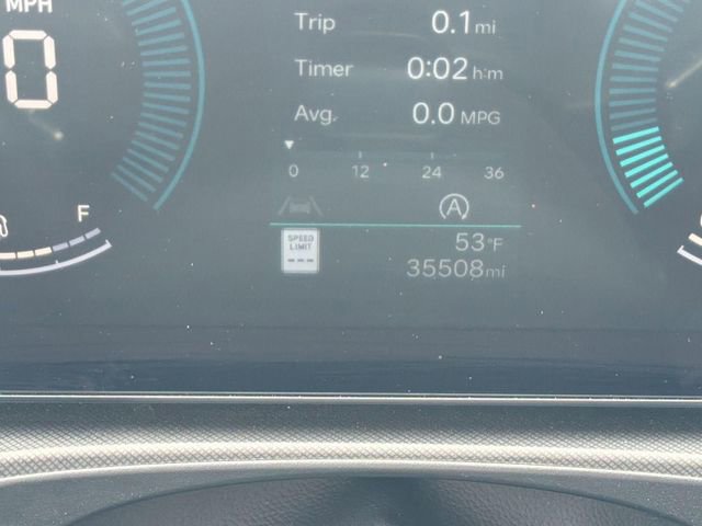 Used 2025 Hyundai Santa Fe SEL image 2