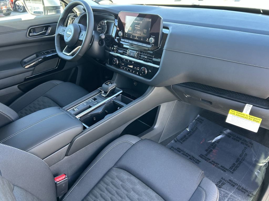 New 2025 Nissan Pathfinder SV image 8