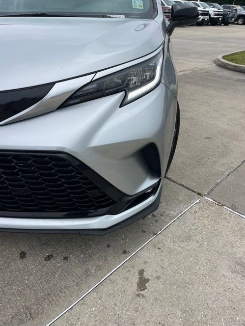 Used 2024 Toyota Sienna XSE FWD image 13
