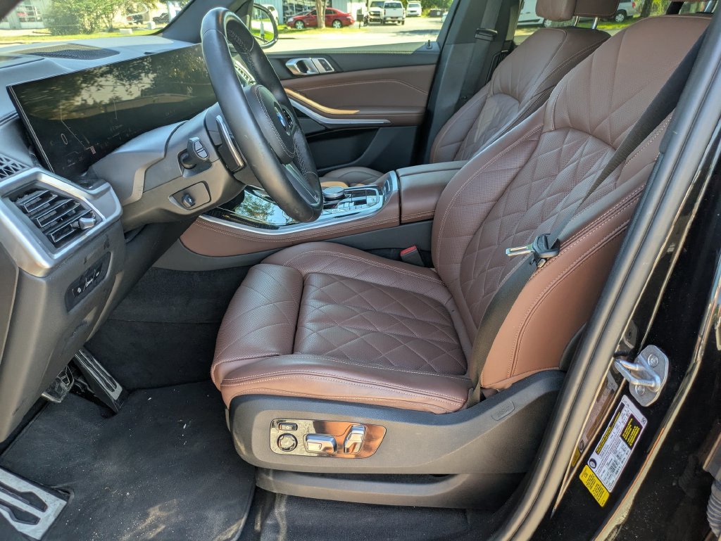 Used 2024 BMW X5 sDrive40i w/ M Sport Package RWD image 12