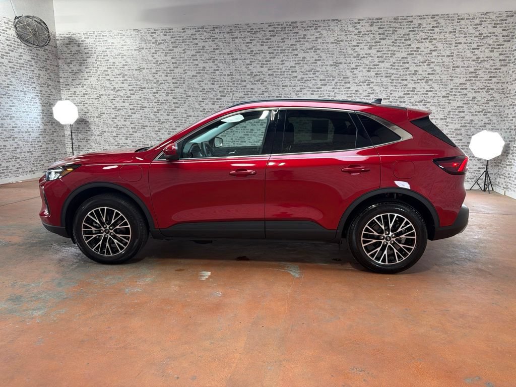 Used 2025 Ford Escape SE FWD image 4
