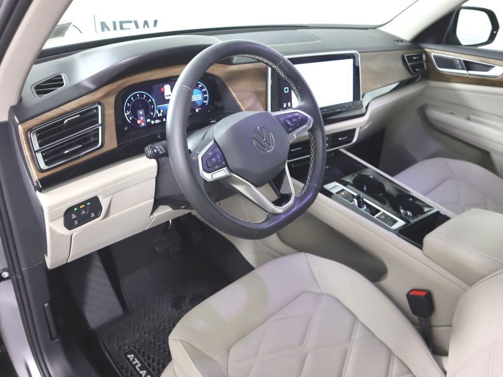 Used 2024 Volkswagen Atlas SE image 9