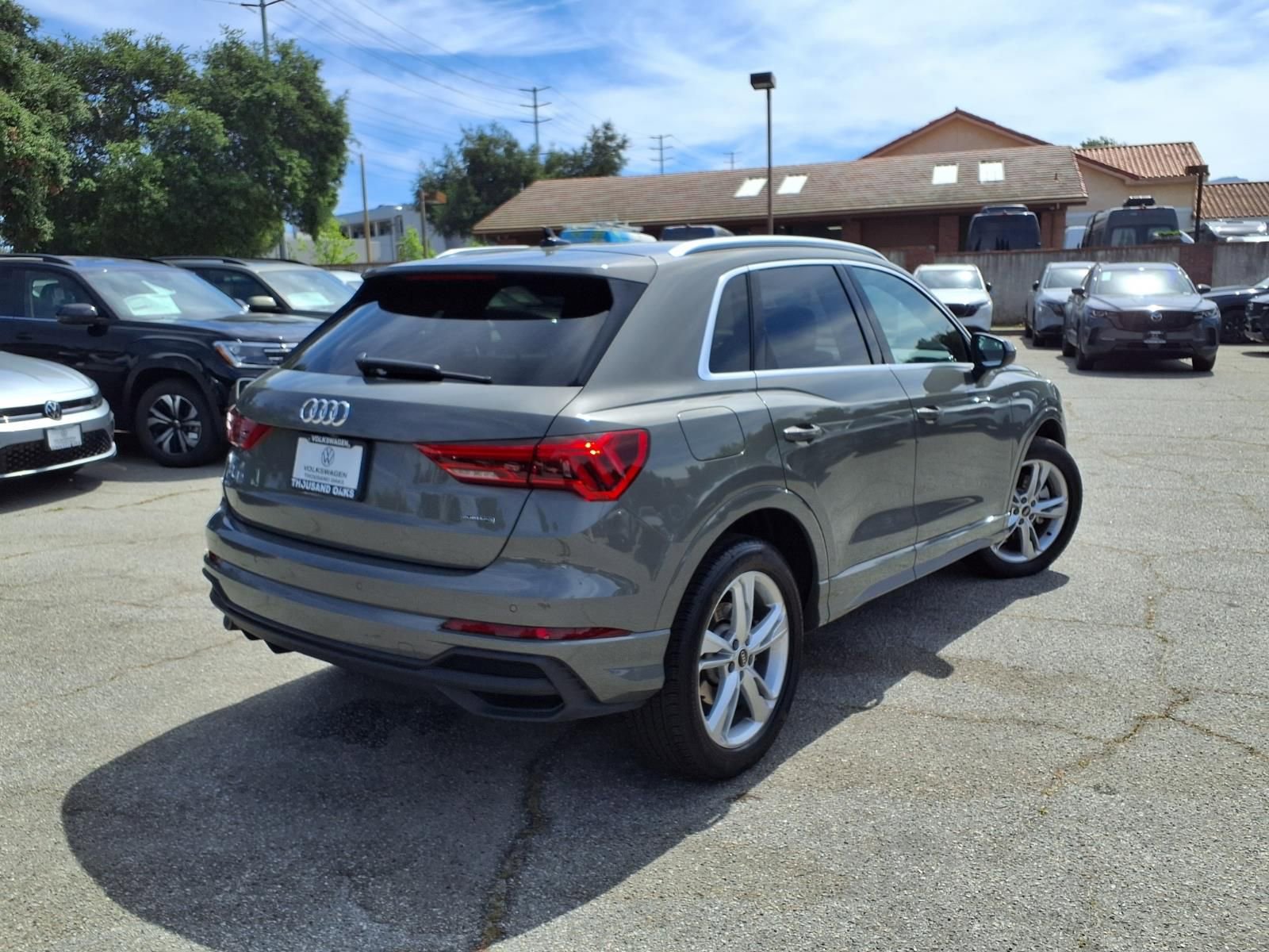 Used 2023 Audi Q3 2.0T Premium w/ Convenience Package image 5