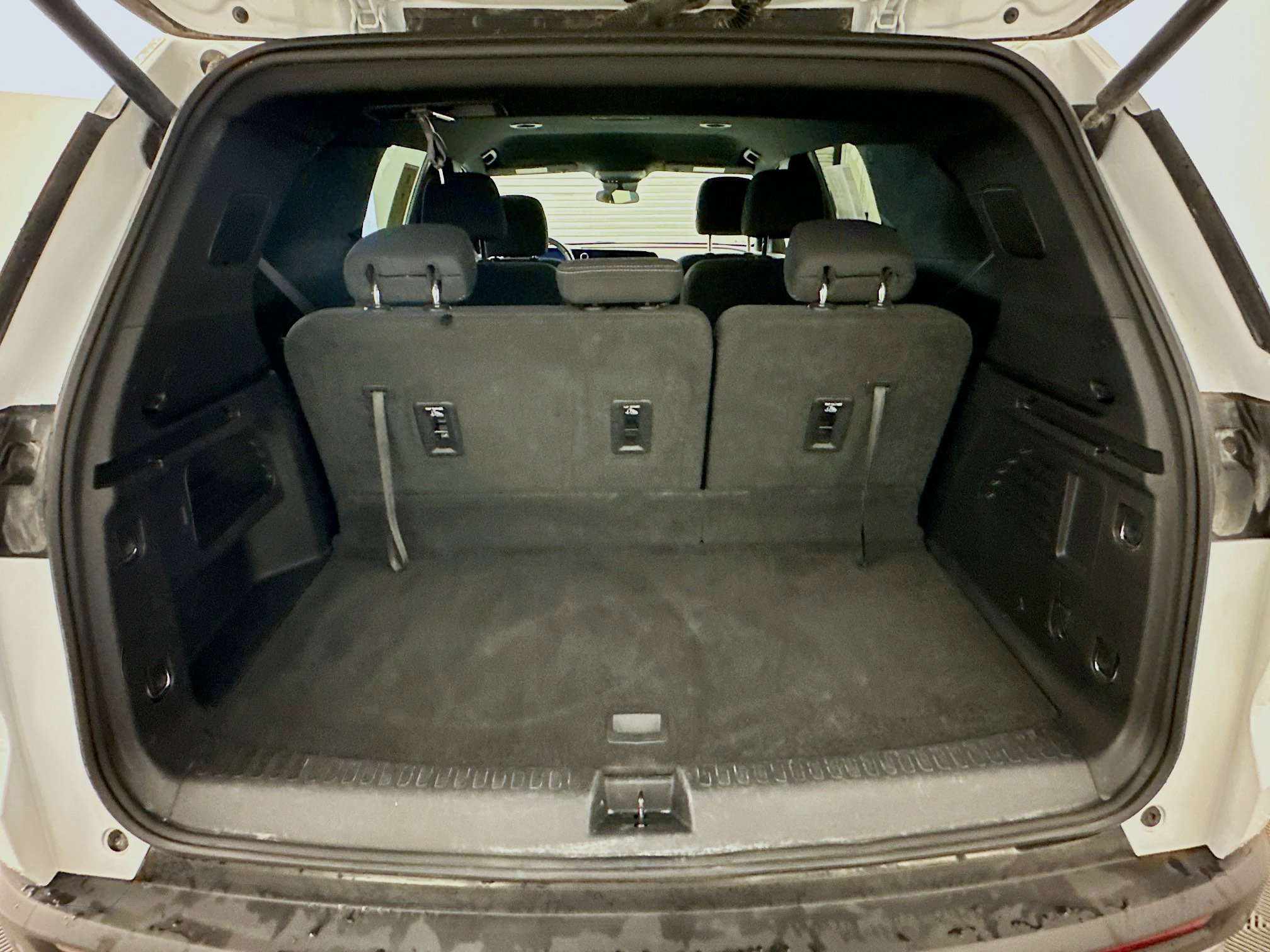 Used 2025 Chevrolet Traverse LT AWD/4WD image 31