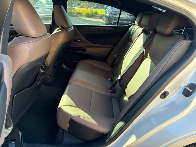Used 2024 Lexus ES 350 w/ Premium Package FWD image 17