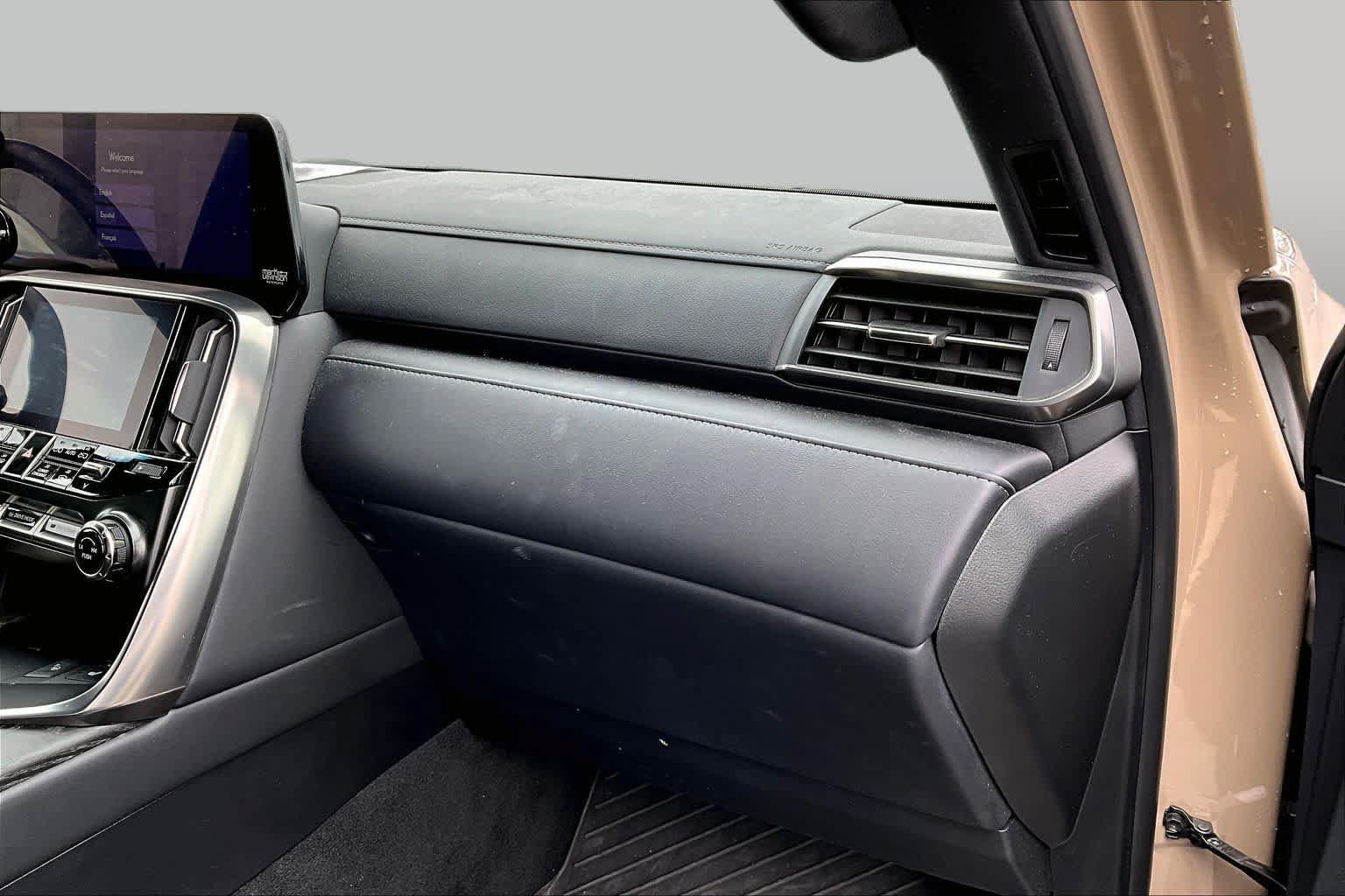 Used 2025 Lexus LX 700h Overtrail AWD/4WD image 19