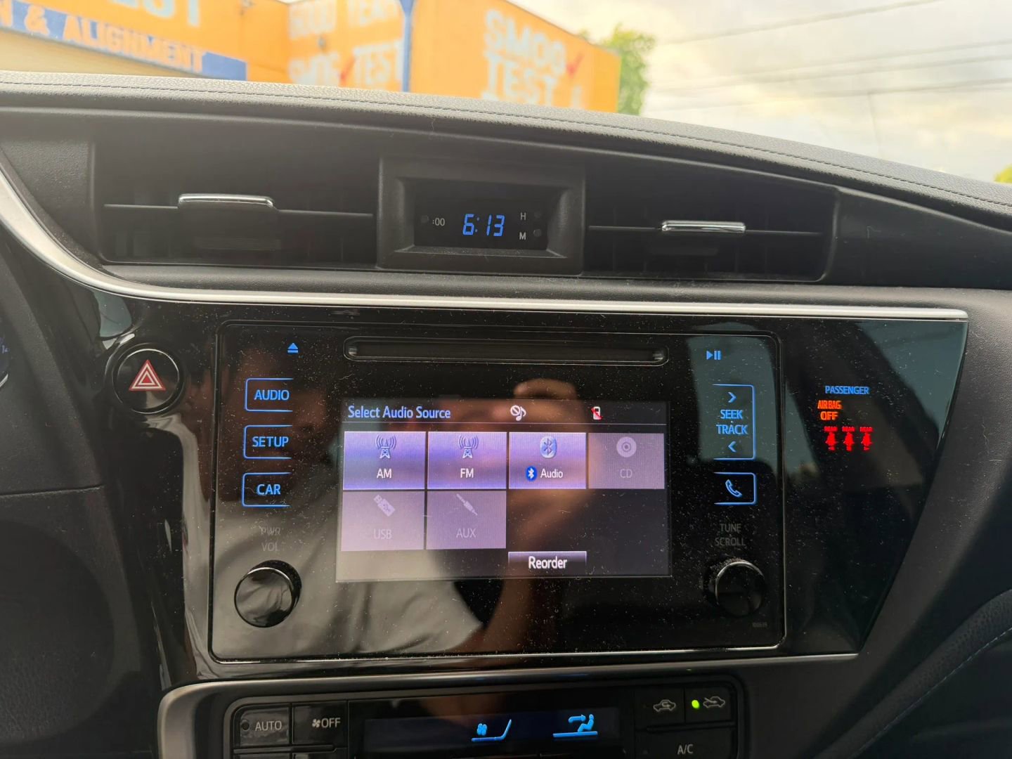 Used 2019 Toyota Corolla SE FWD image 23