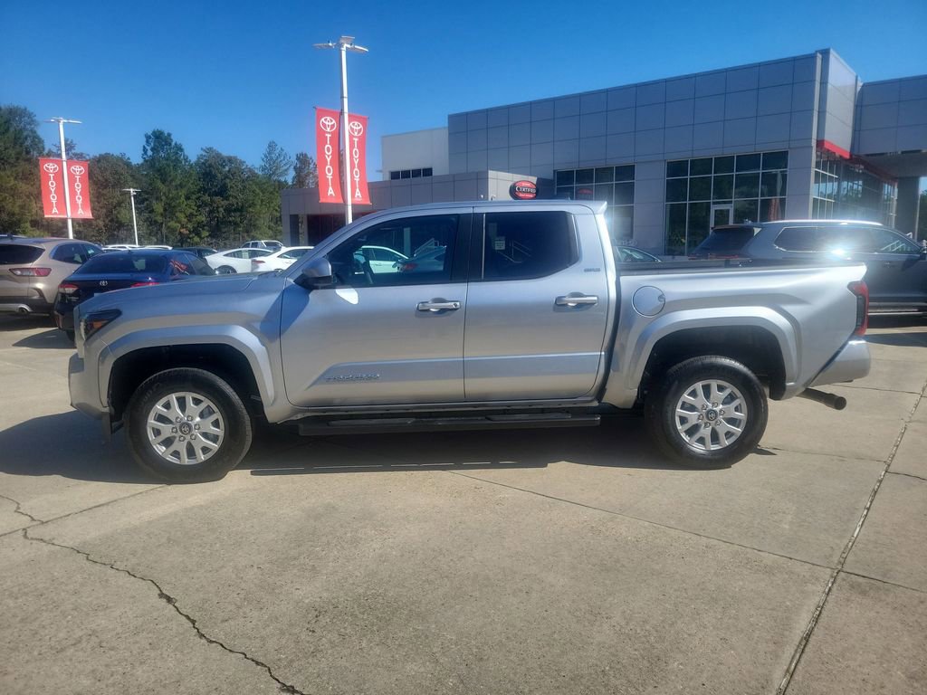 Certified 2025 Toyota Tacoma SR5 image 2