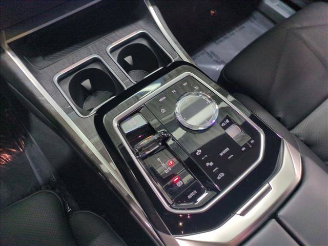 Used 2023 BMW 740i RWD image 12