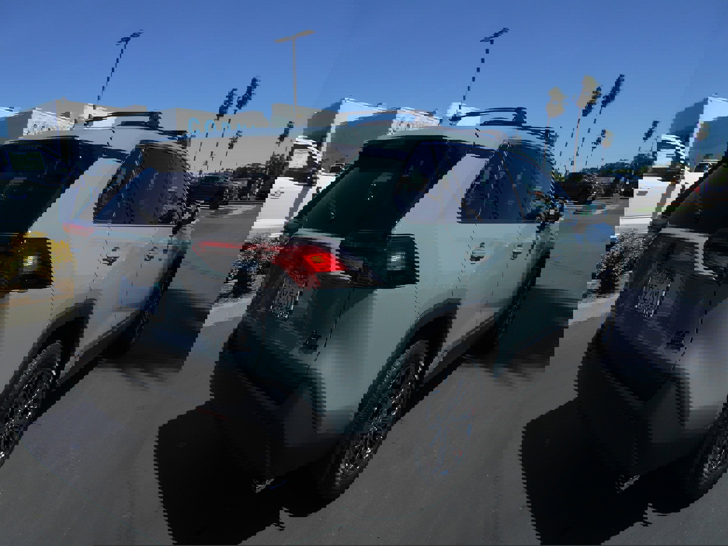 Used 2023 Toyota RAV4 XLE Premium AWD/4WD image 7