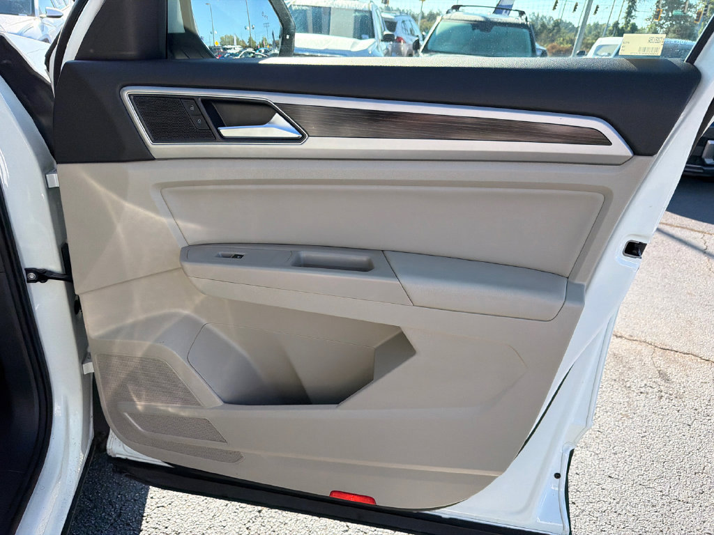 Used 2019 Volkswagen Atlas SEL FWD image 14