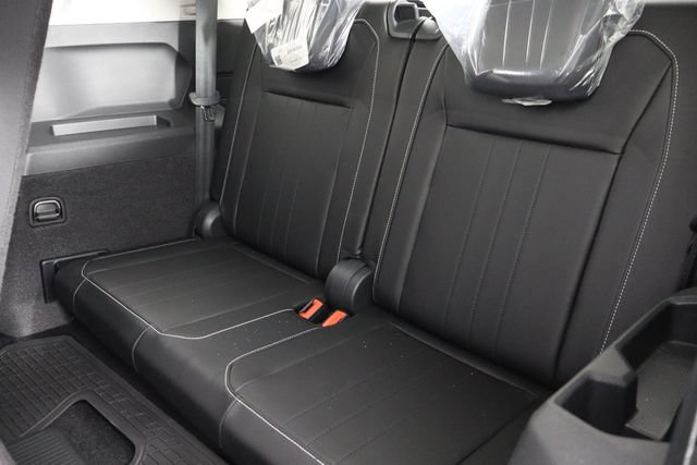 Used 2023 Volkswagen Tiguan SE FWD image 17
