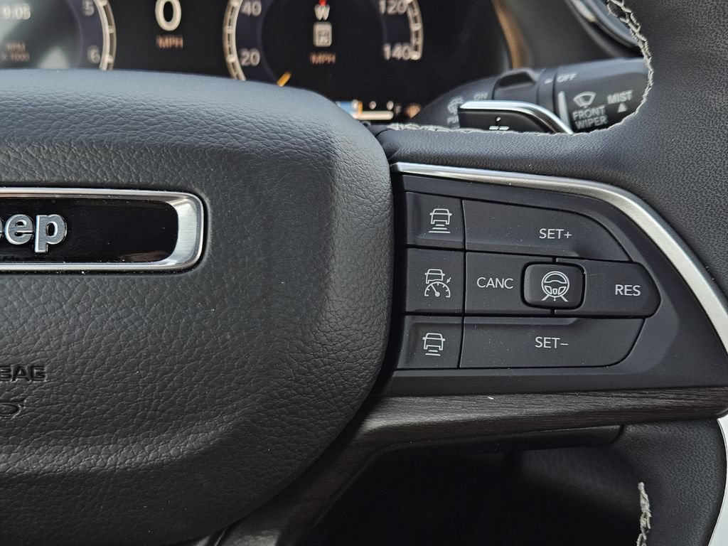 Used 2026 Jeep Grand Cherokee Altitude AWD/4WD image 28