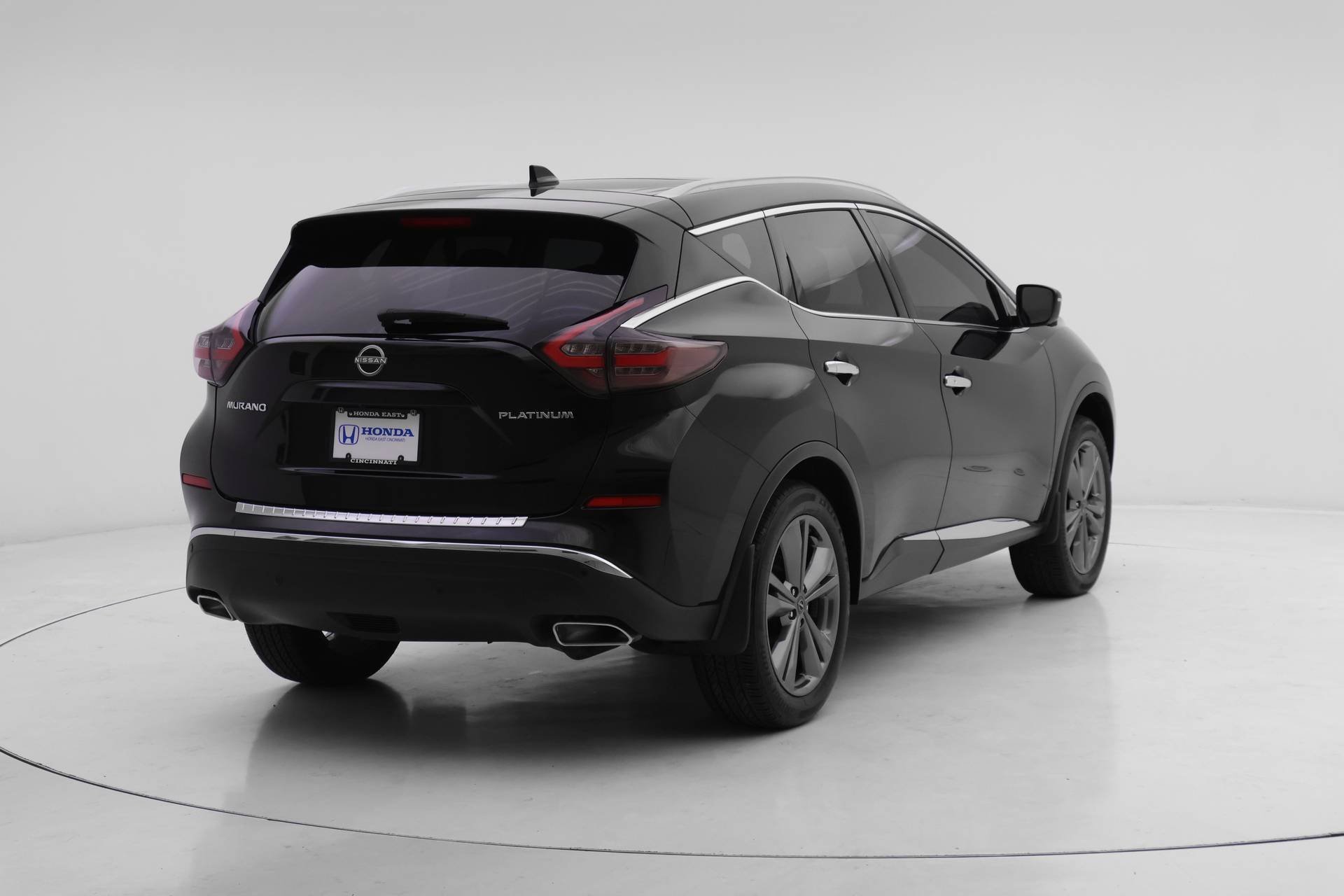 Used 2023 Nissan Murano Platinum w/ Cargo Package image 2