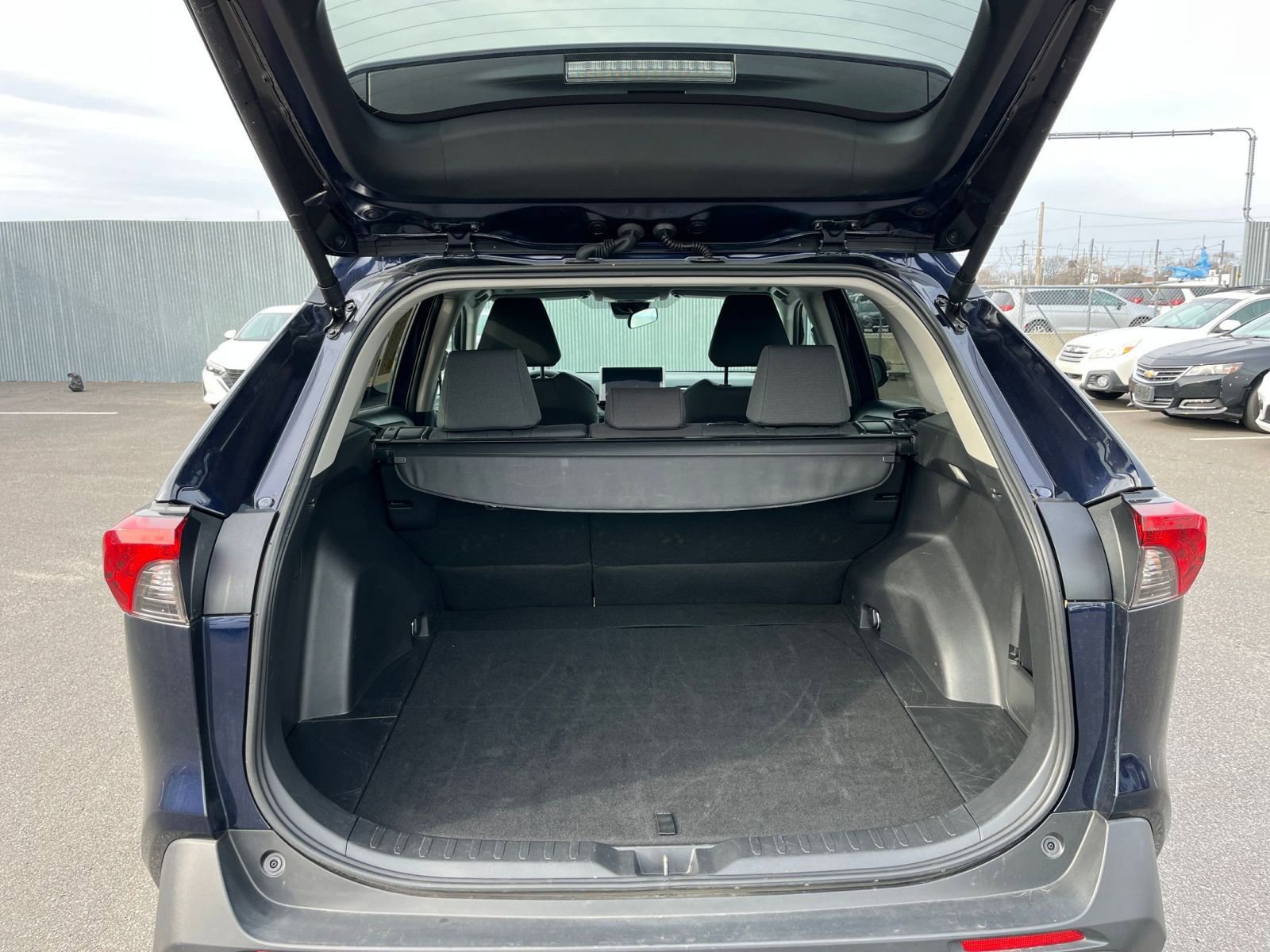 Used 2025 Toyota RAV4 XLE image 31