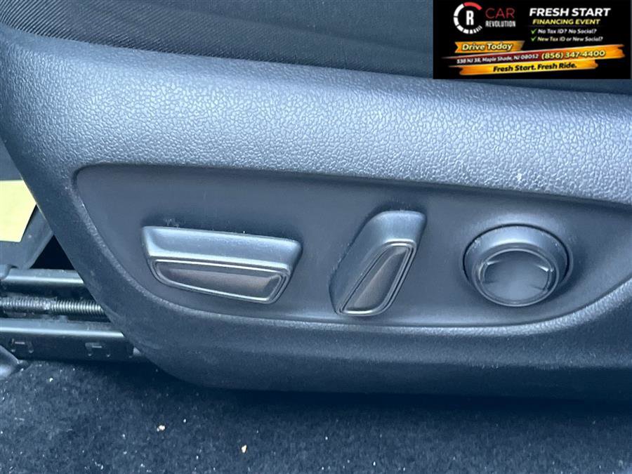 Used 2022 Toyota RAV4 XLE image 10