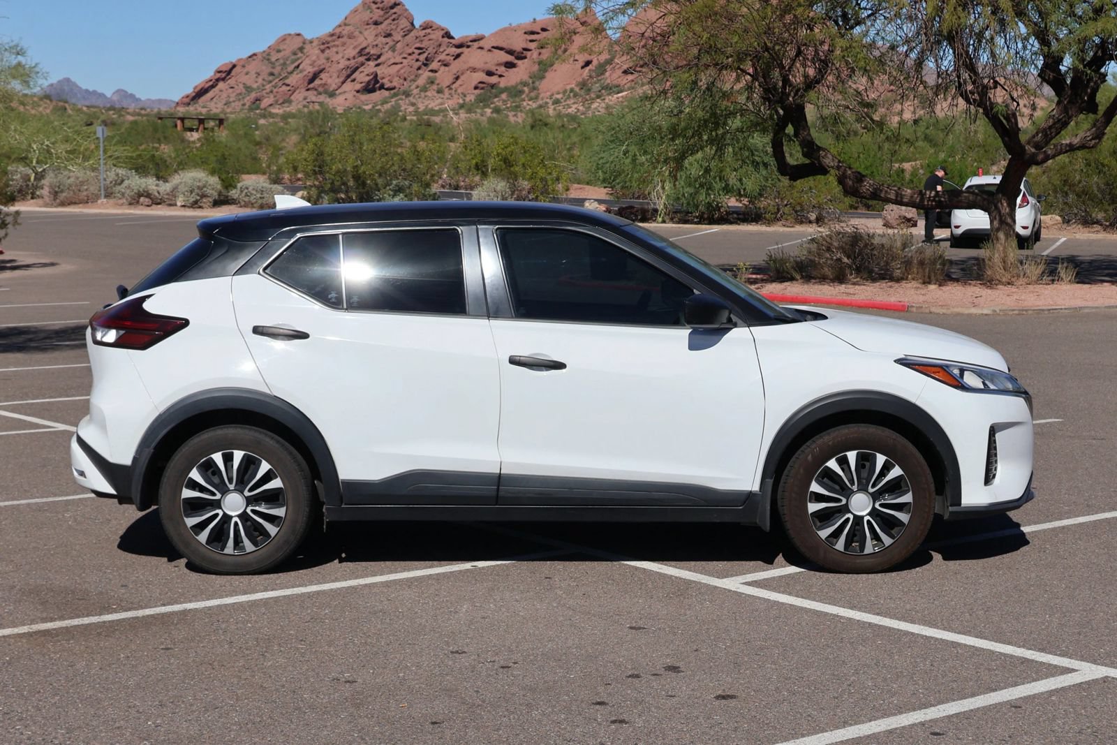 Used 2022 Nissan Kicks S FWD image 7