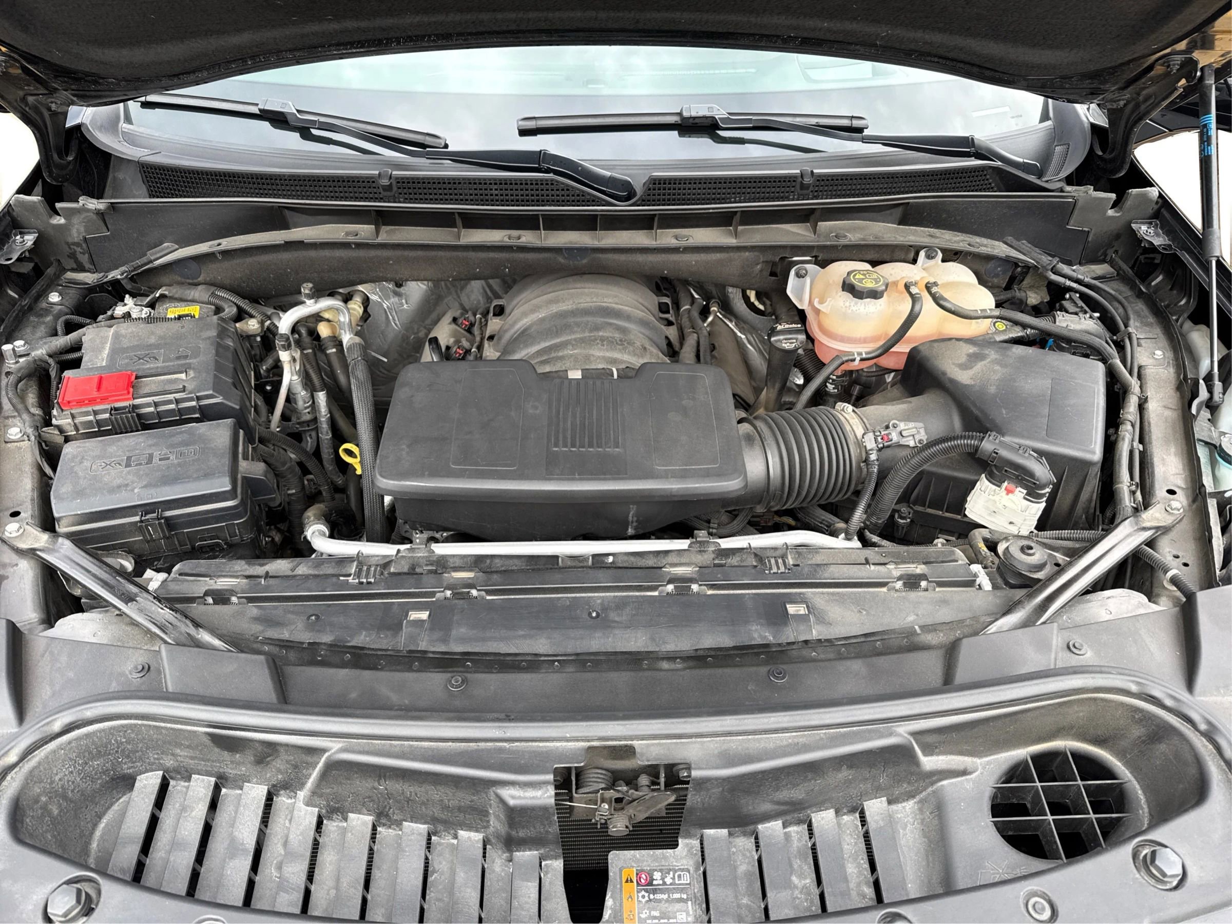 Used 2022 Cadillac Escalade Sport Platinum w/ LPO, ONYX Package image 12