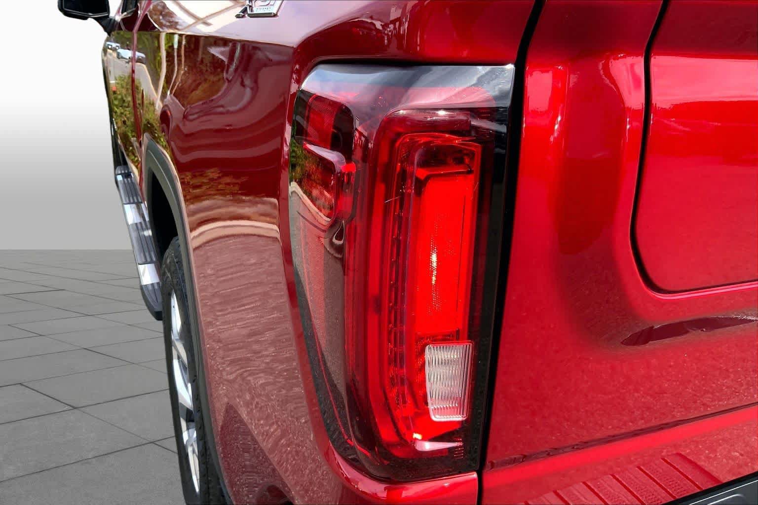 Used 2023 GMC Sierra 1500 SLT w/ SLT Premium Package AWD/4WD image 26