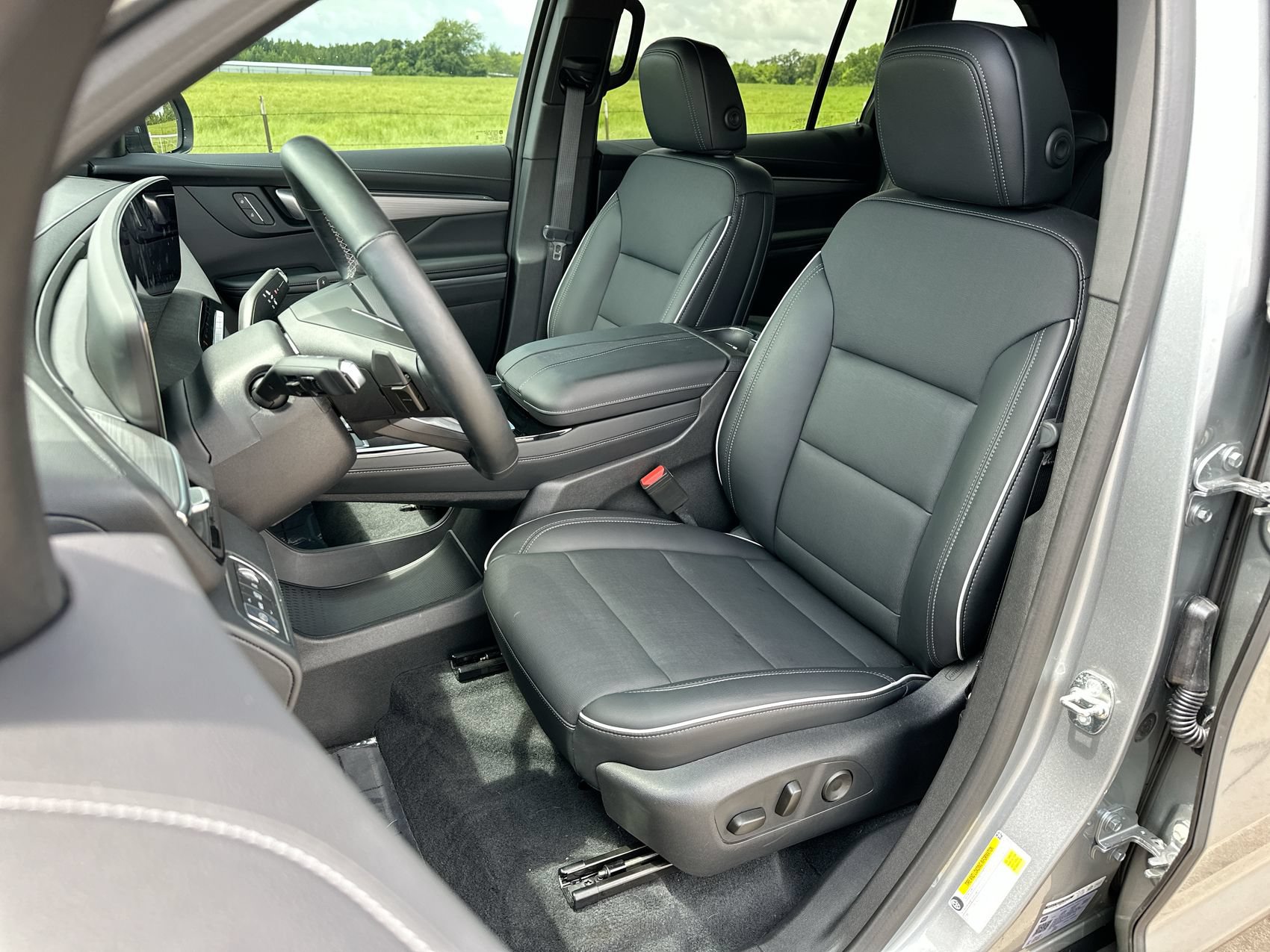 Used 2026 Buick Enclave Preferred FWD image 11