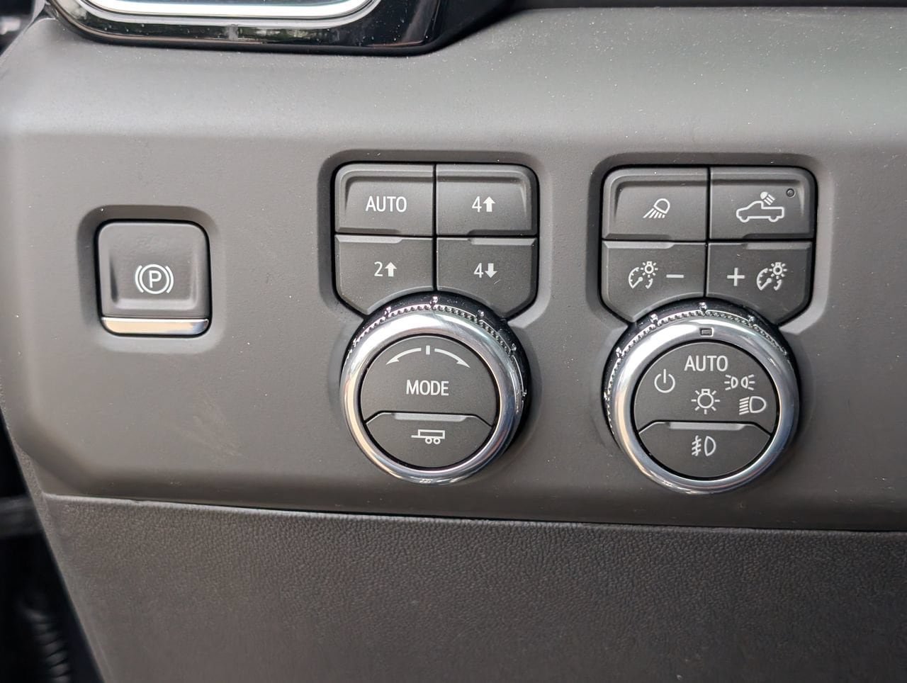 New 2026 GMC Sierra 2500 Denali Ultimate AWD/4WD image 17