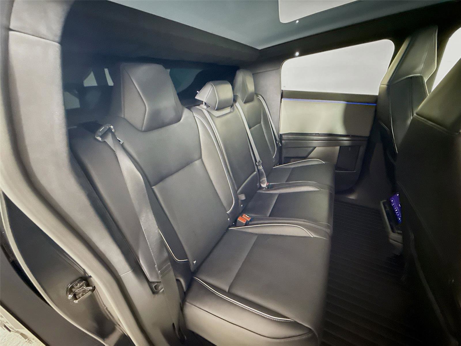 Used 2024 Tesla Cybertruck AWD Crew Cab image 16