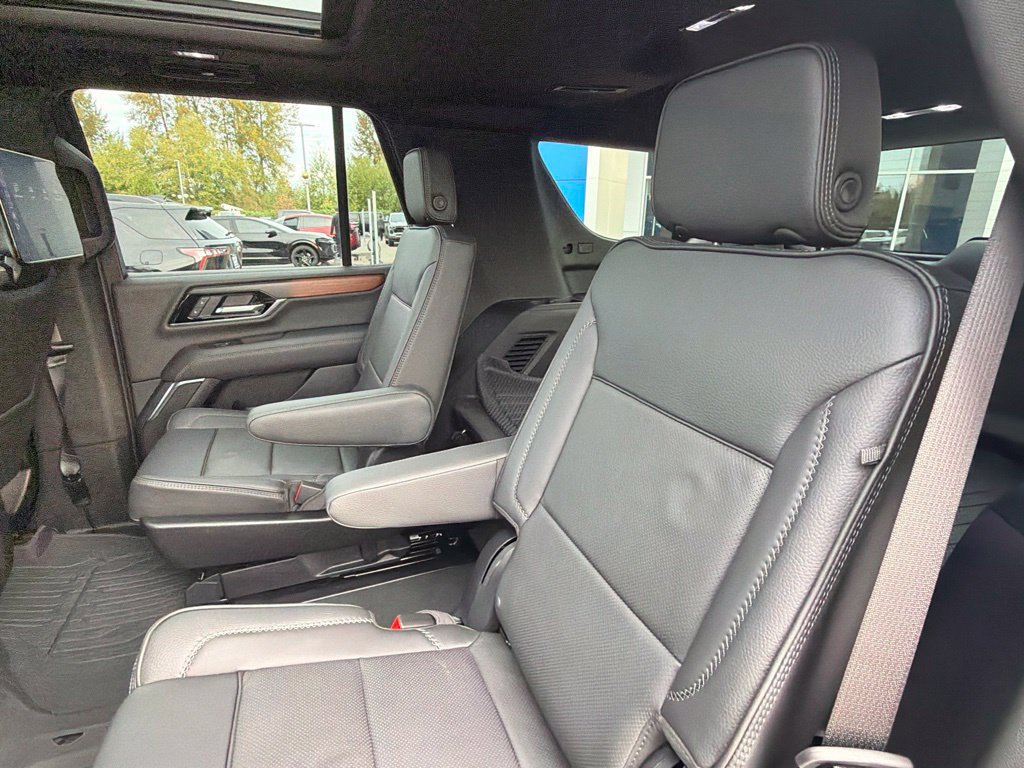 Used 2025 GMC Yukon Denali w/ Denali Reserve Package AWD/4WD image 26
