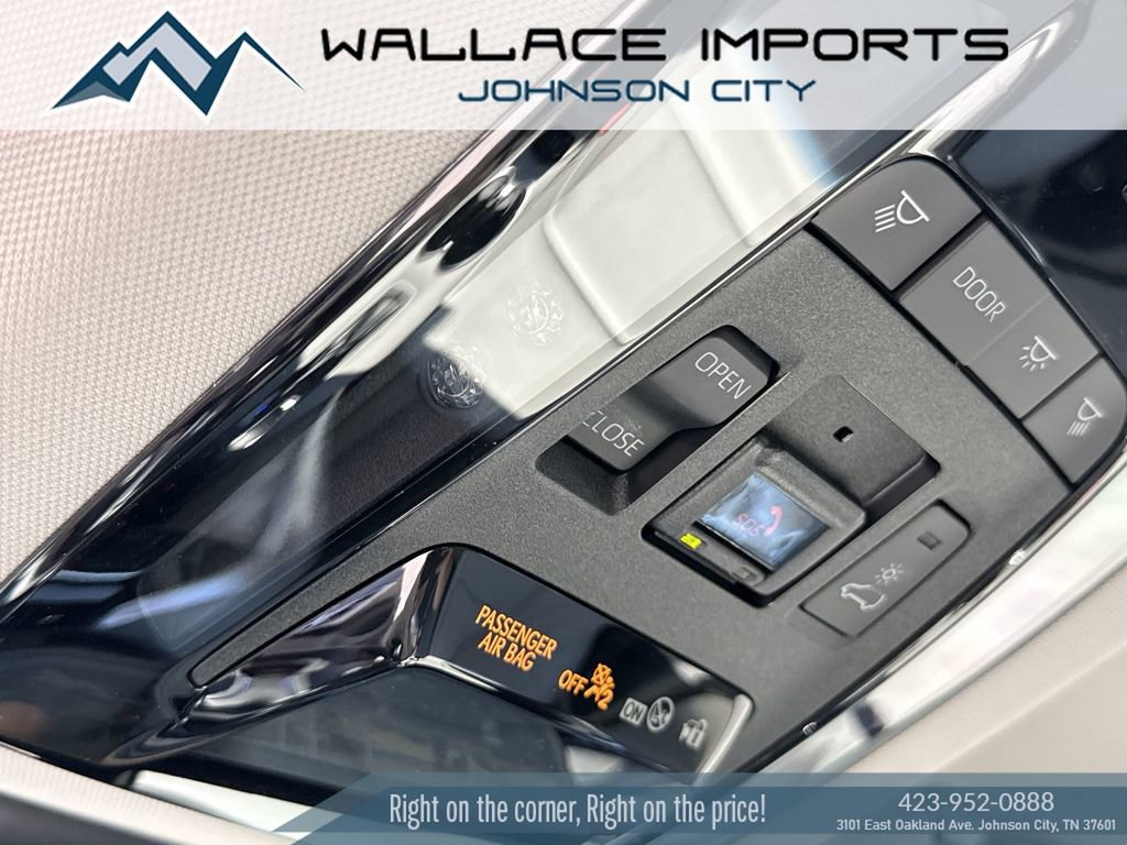 Used 2024 Toyota Venza Limited AWD/4WD image 17