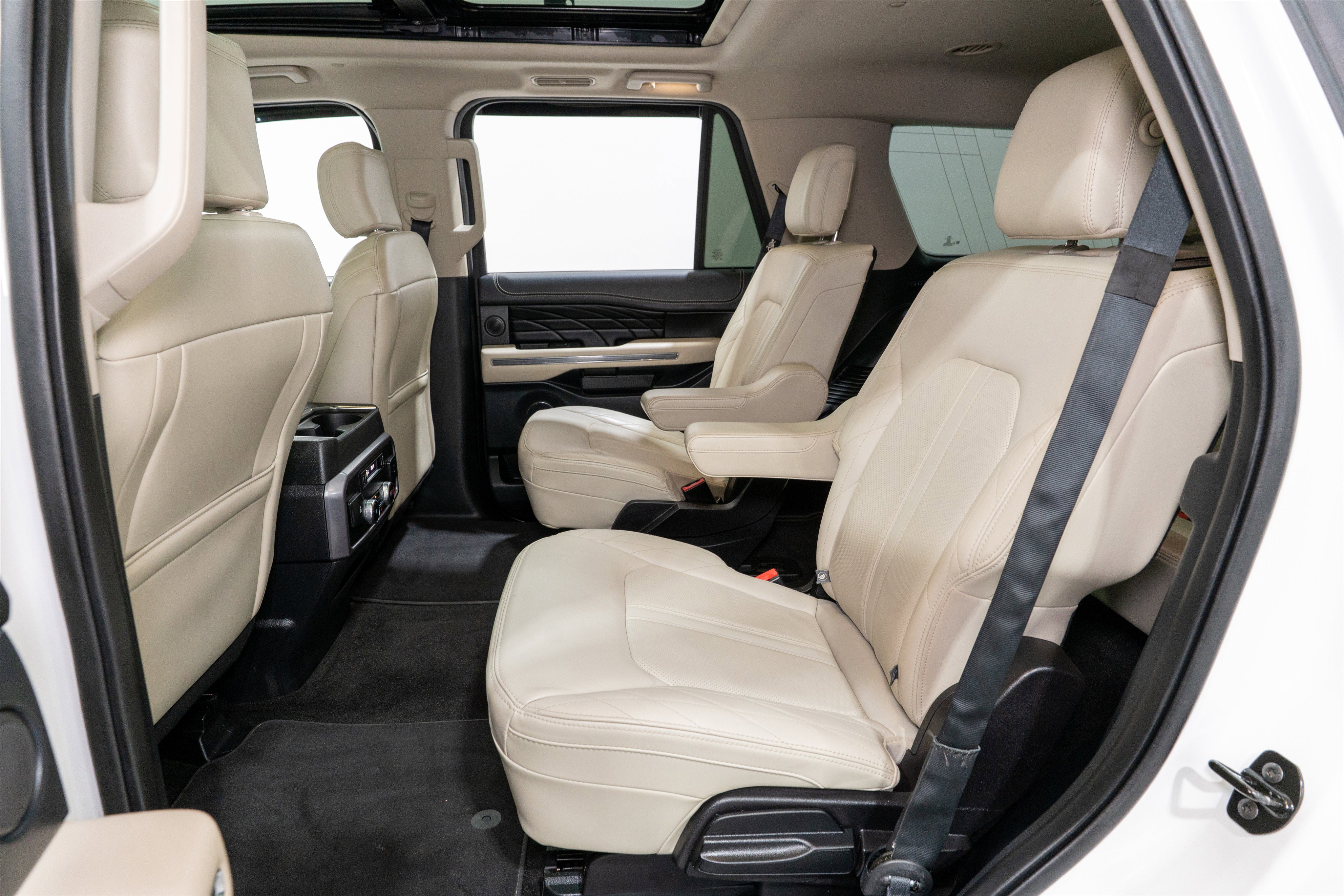 Used 2020 Ford Expedition Platinum image 36