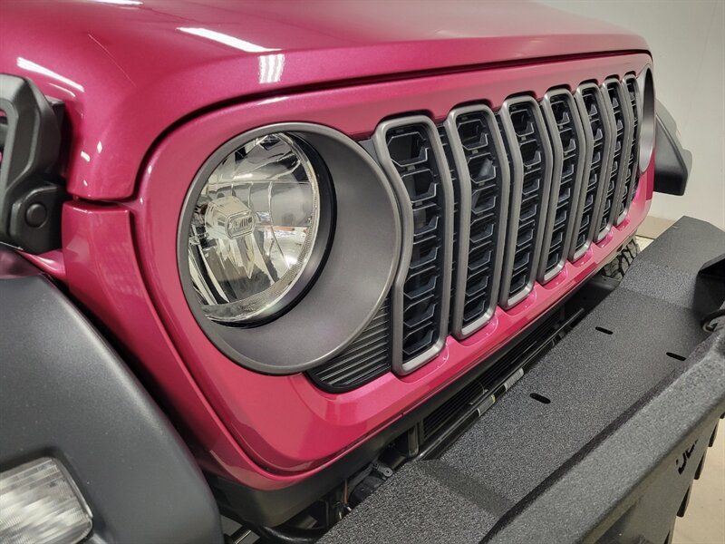 Used 2024 Jeep Wrangler Unlimited Sport AWD/4WD image 33