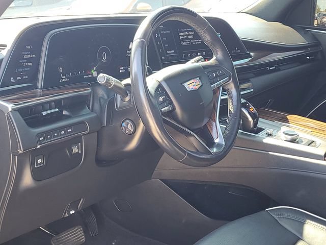 Used 2024 Cadillac Escalade Premium Luxury w/ LPO, Floor Liner Package AWD/4WD image 10