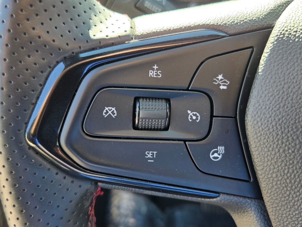 Used 2024 Chevrolet Trax RS w/ Driver Confidence Package image 24