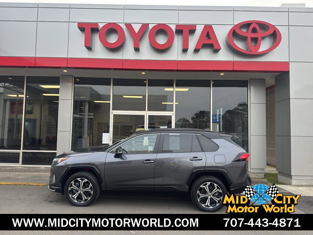 Used 2025 Toyota RAV4 XSE image 1