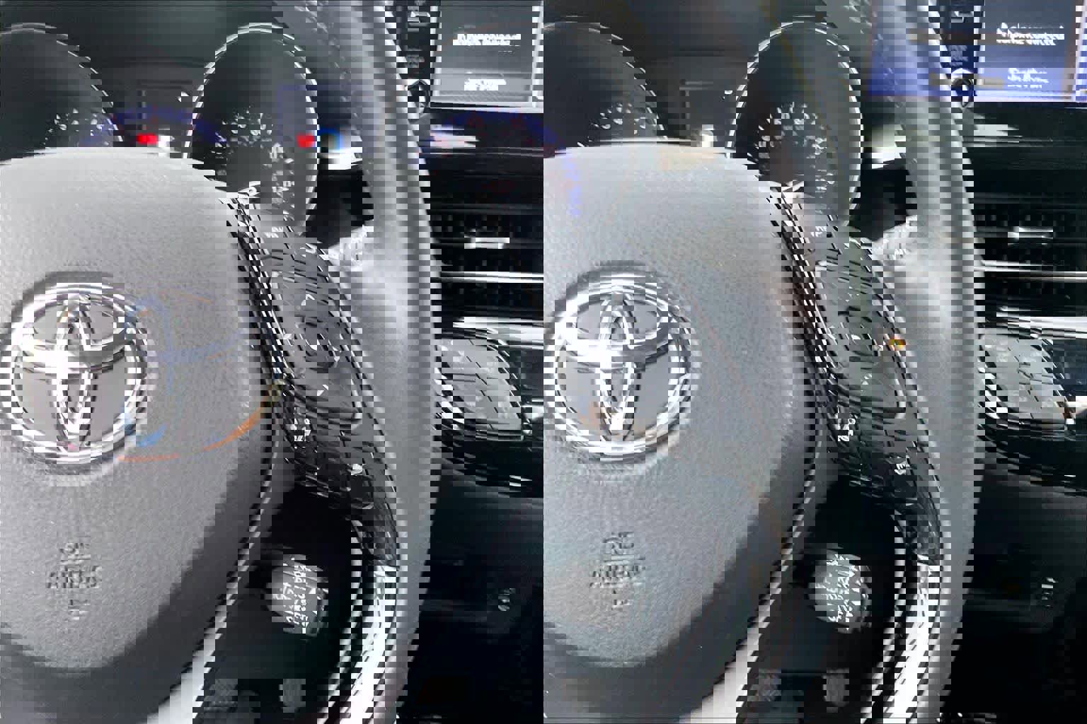 Used 2022 Toyota C-HR Limited image 21