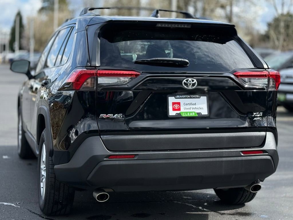 Used 2020 Toyota RAV4 XLE w/ XLE Grade Weather Package image 3
