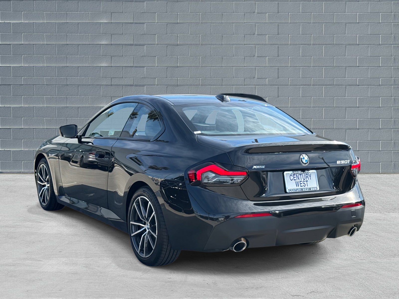 Used 2025 BMW 230i xDrive 230i xDrive Coupe AWD w/ Premium Package image 3