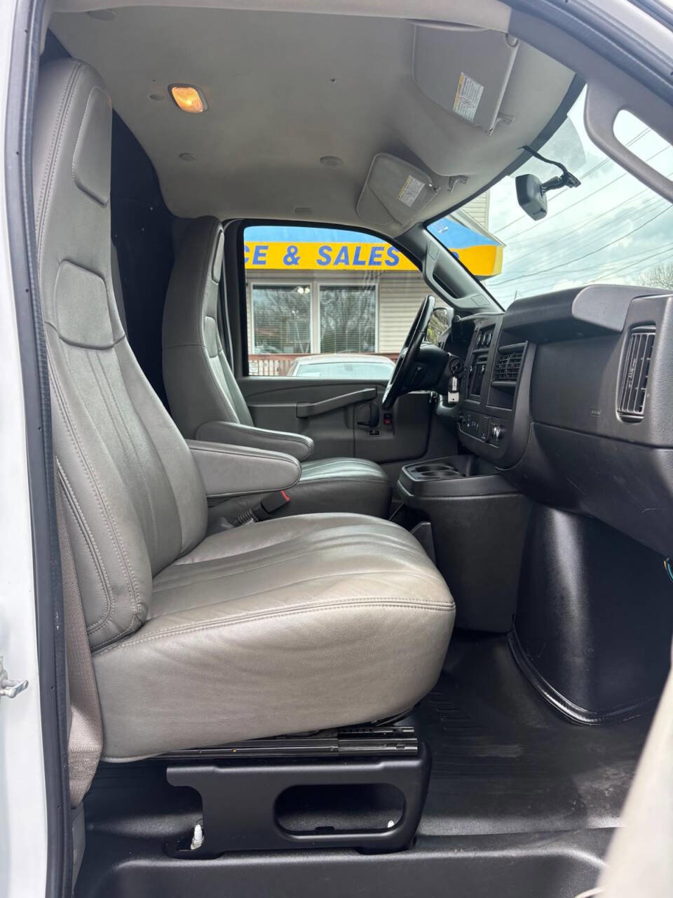 Used 2019 Chevrolet Express 2500 w/ Driver Convenience Package image 23