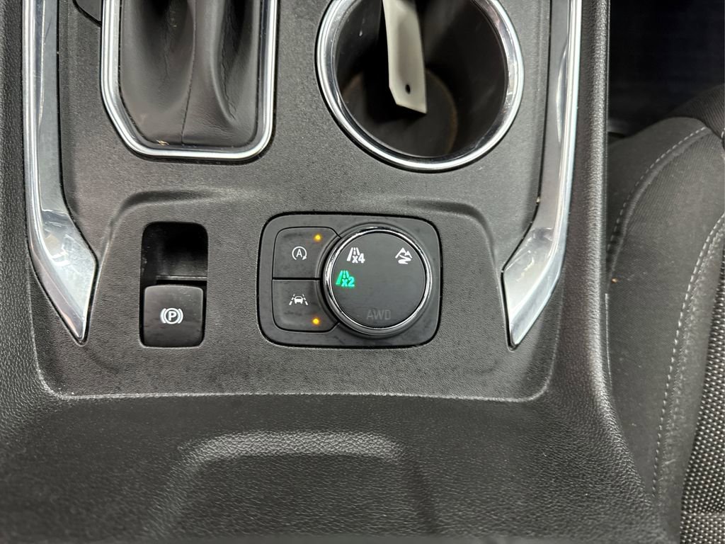 Used 2023 Chevrolet Traverse LT image 36