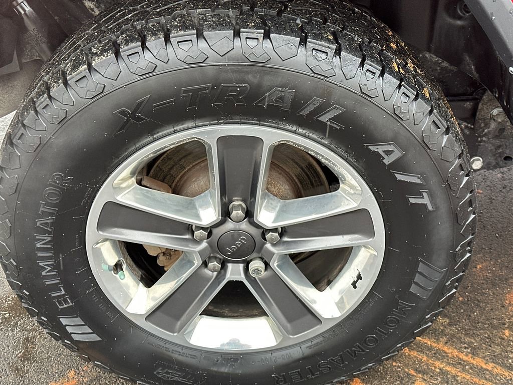 Used 2022 Jeep Wrangler Unlimited Sahara image 17