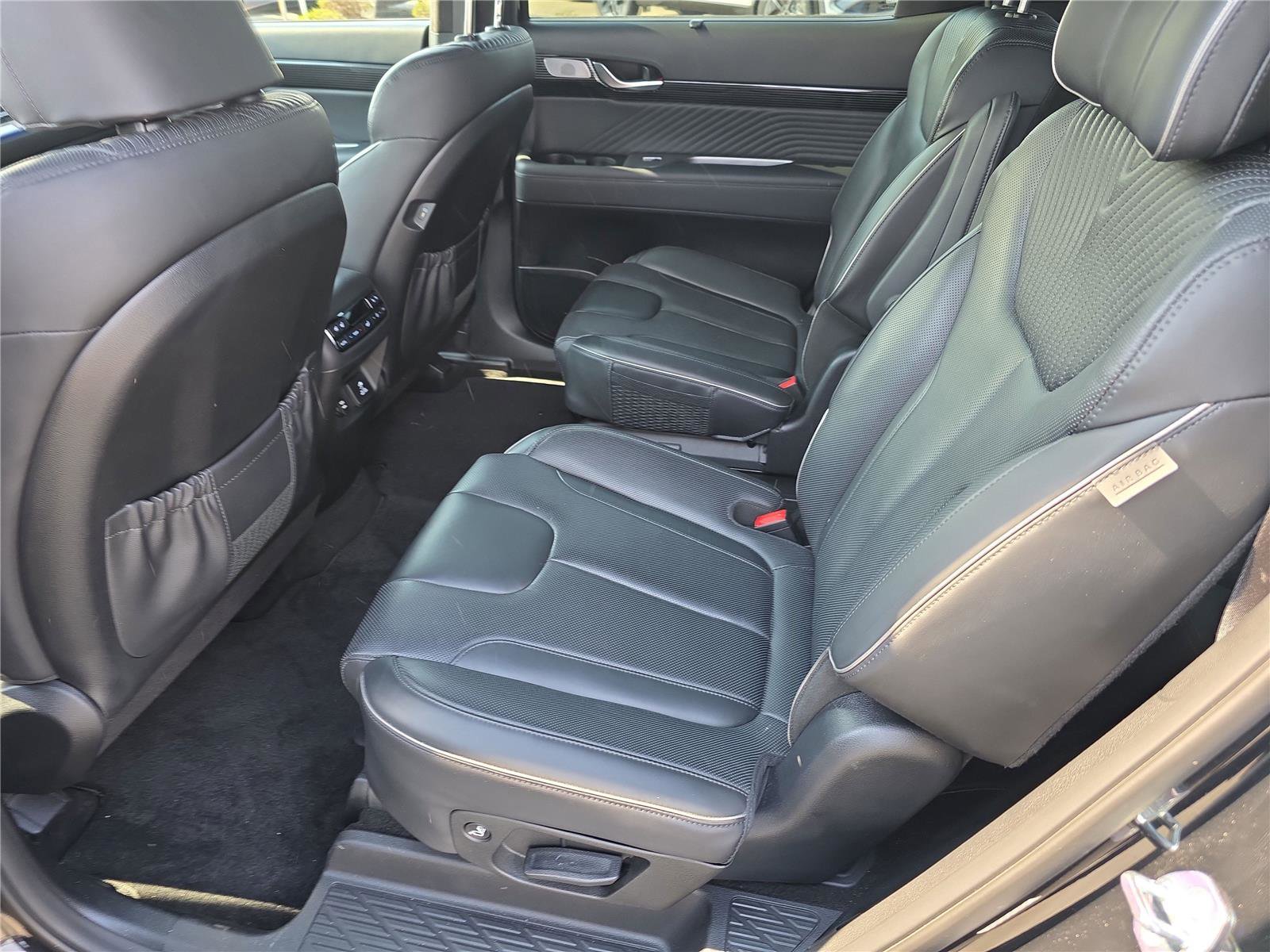 Used 2024 Hyundai Palisade Calligraphy image 16