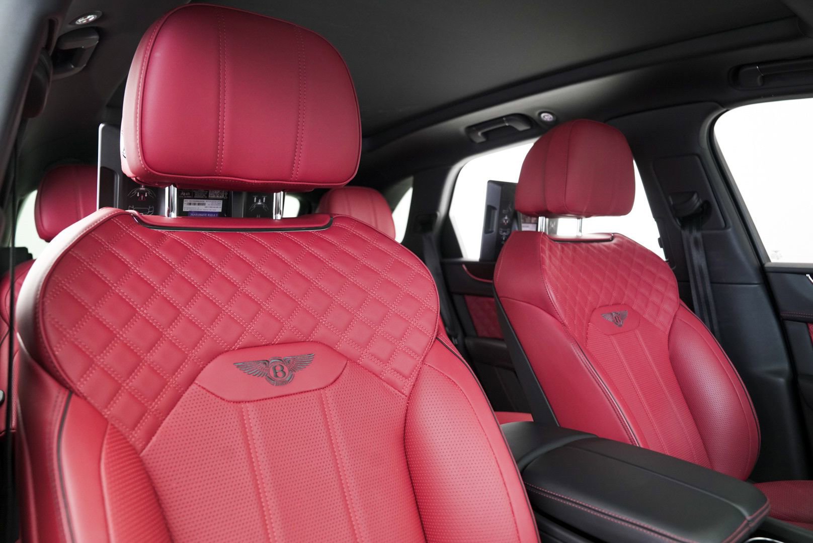 Used 2022 Bentley Bentayga image 52