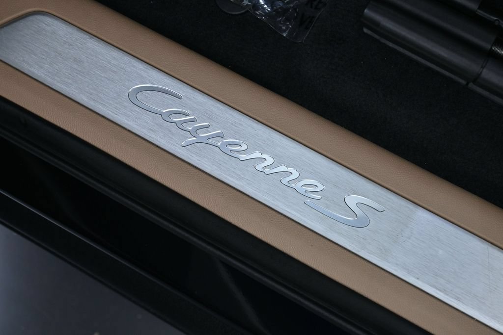 Certified 2021 Porsche Cayenne S AWD/4WD image 26