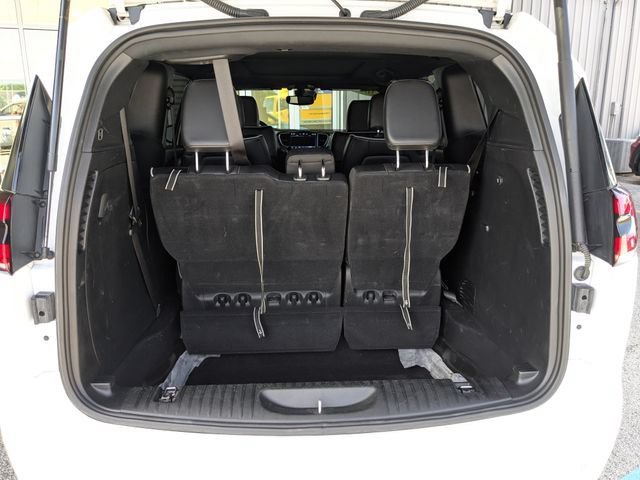 Used 2025 Chrysler Pacifica Limited FWD image 30