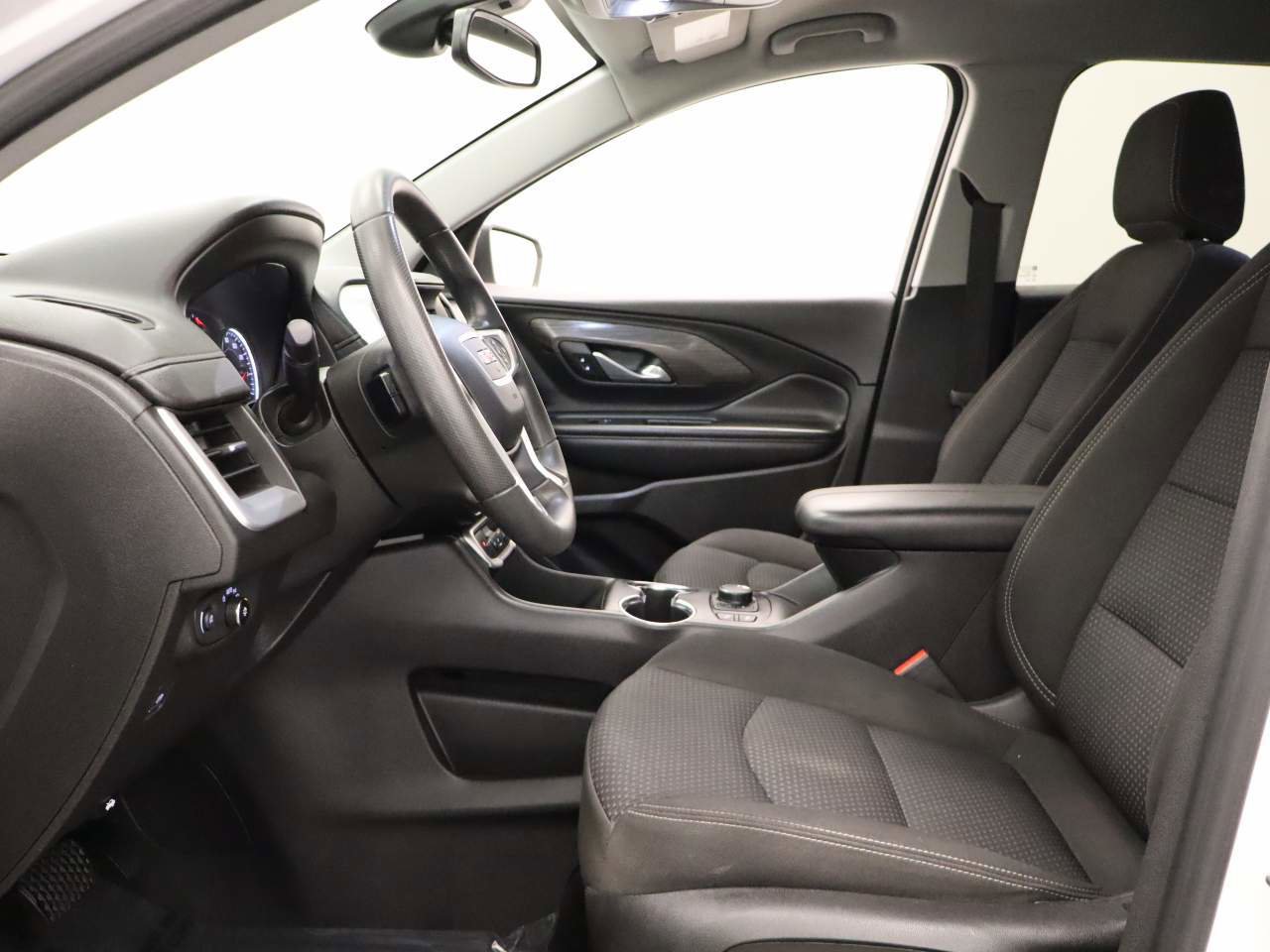 Used 2023 GMC Terrain SLE w/ Driver Convenience Package image 15