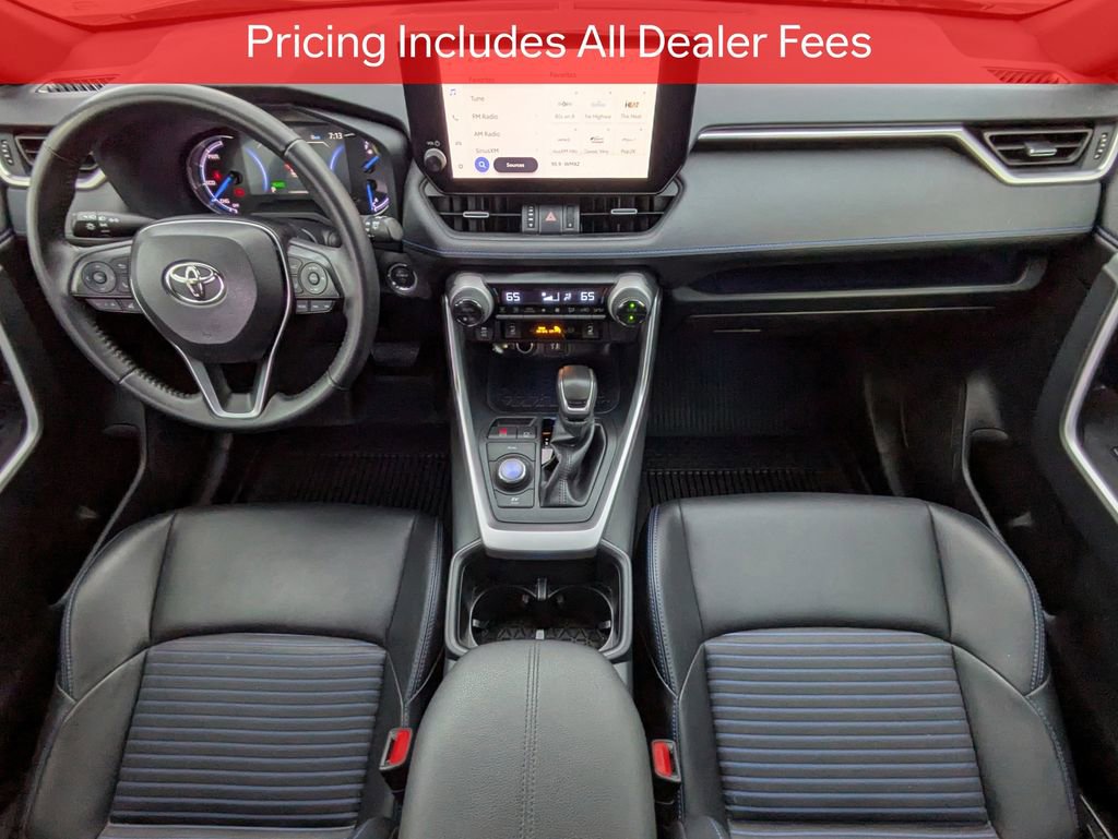 Used 2025 Toyota RAV4 XSE AWD/4WD image 16